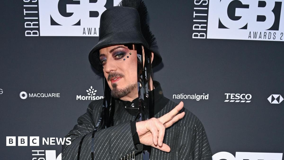 British LGBT Awards: Boy George wins lifetime achievement honour - BBC News