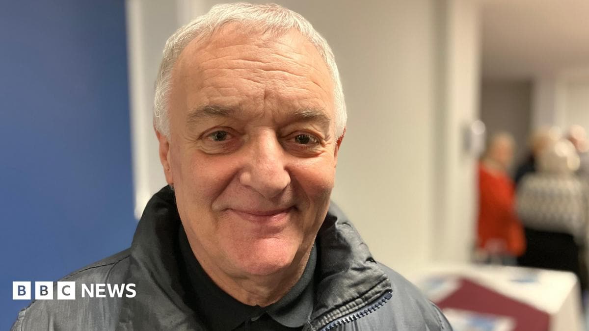 Football legend Macari and DJ Bowie among Scots honoured by King - BBC News
