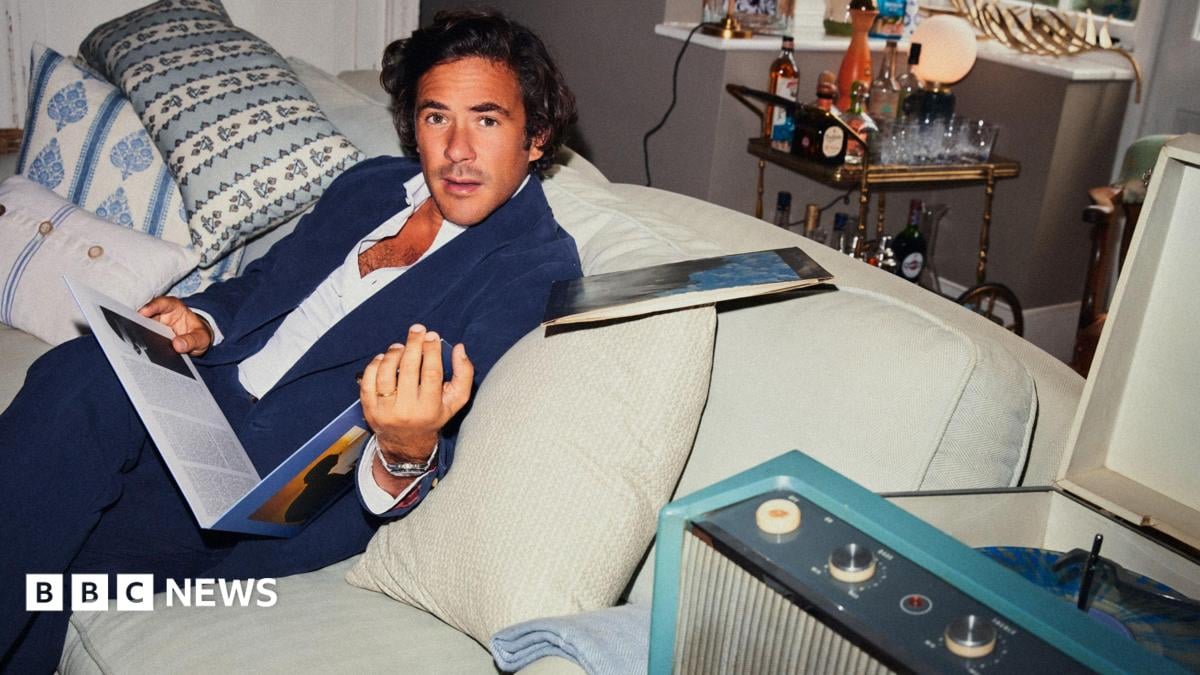 Jack Savoretti on 'leaning into a midlife crisis' - BBC News