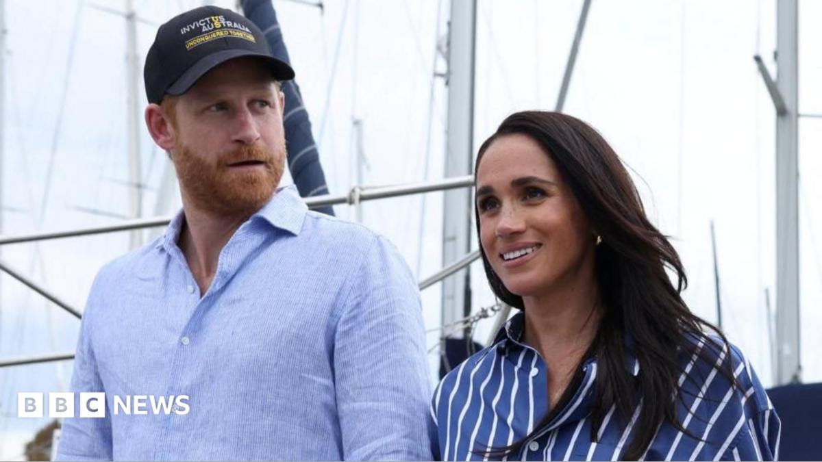 Harry and Meghan offered royal accommodation during UK visit - BBC News