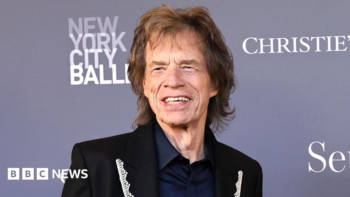 Mick Jagger द्वारा शामिल की गई इटालियन द्वीप की पार्टी को पुलिस ने बंद कराया - BBC News