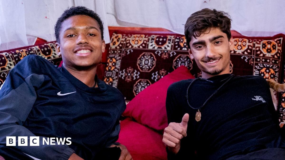 Race Across the World's Jo and Kush set powerful example for young people - BBC News
