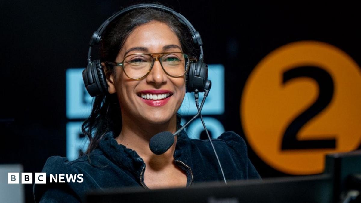 Tina Daheley: Newsreader to leave Radio 2 breakfast show - BBC News