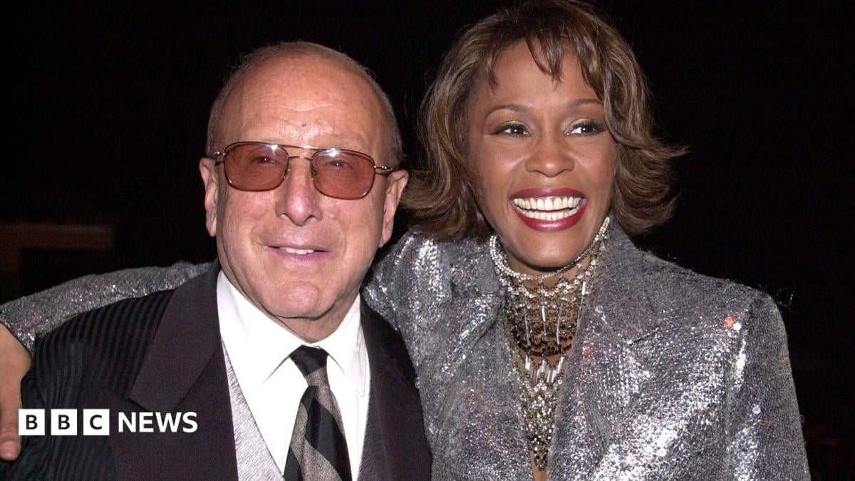 Clive Davis, il magnate della musica dietro Whitney Houston e Bruce Springsteen, muore a 94 anni - BBC News