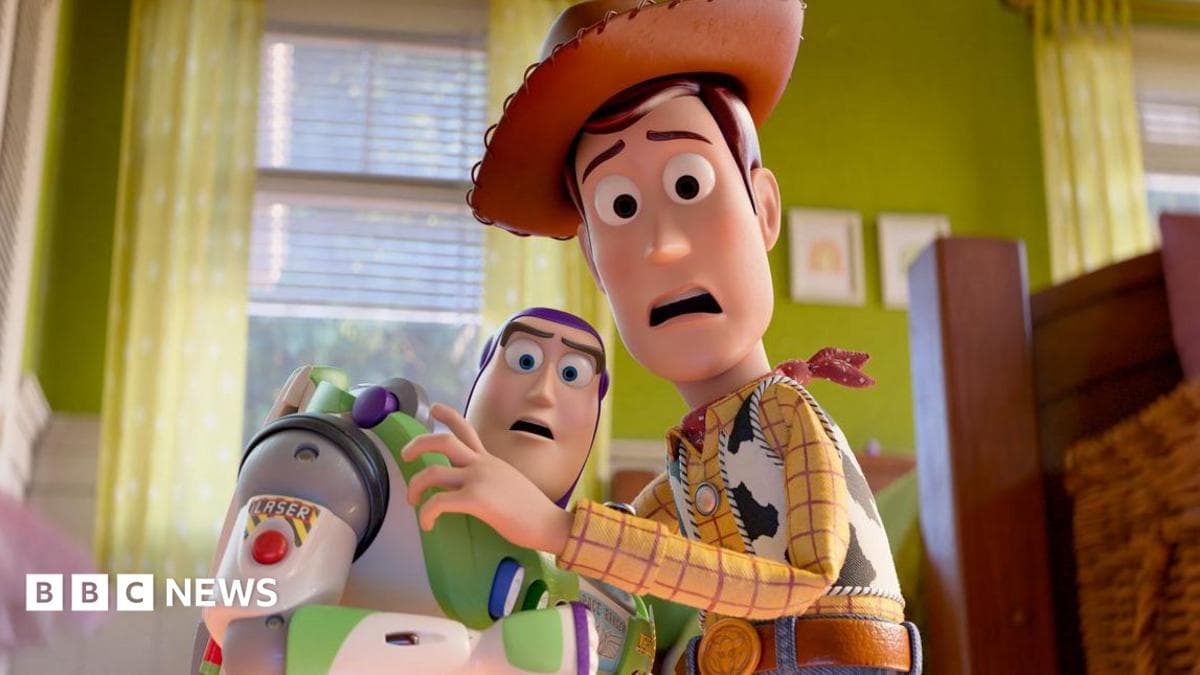 Disney agrees deal to let TikTokers use its characters in videos - BBC News