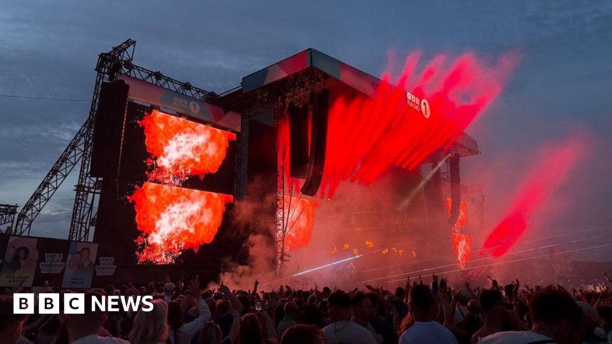 Radio 1's Big Weekend: Fatboy Slim lights up first day - BBC News