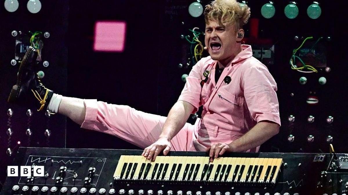 Why is the UK so bad at Eurovision? Top politicians want answers - BBC Newsround
