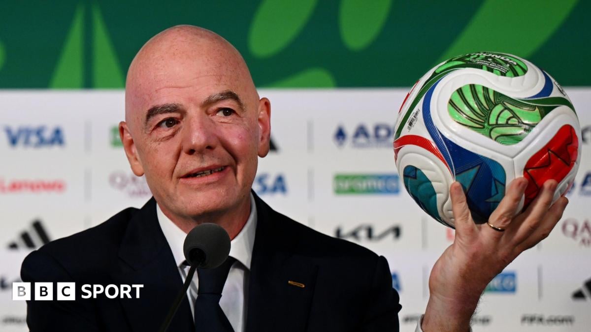 Gianni Infantino: Pressekonferenz des FIFA-Präsidenten am Vorabend der Weltmeisterschaft - BBC Sport