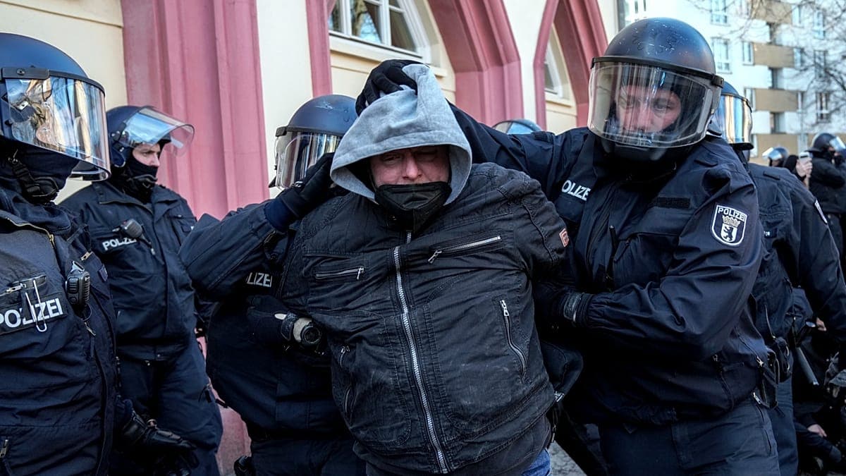 Bundeskriminalamt verzeichnet 486 Straftaten gegen Medien und Journalisten im Jahr 2025