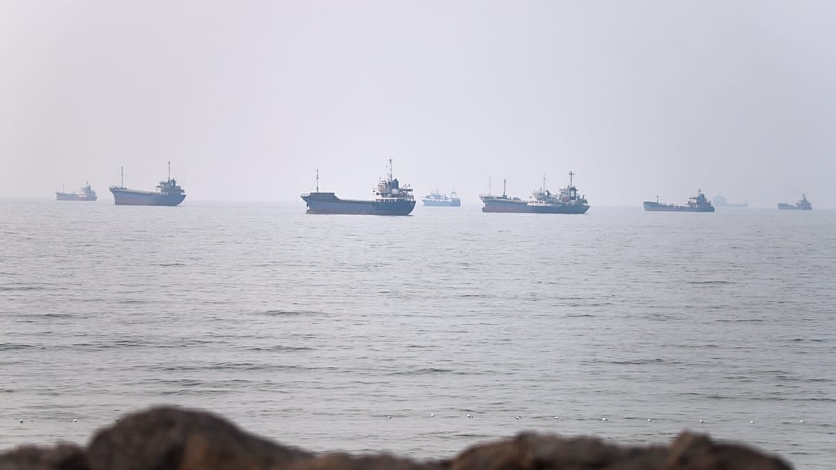 L'Iran rinnova le minacce sullo Stretto di Hormuz mentre i colloqui di Doha si concludono con progressi cauti