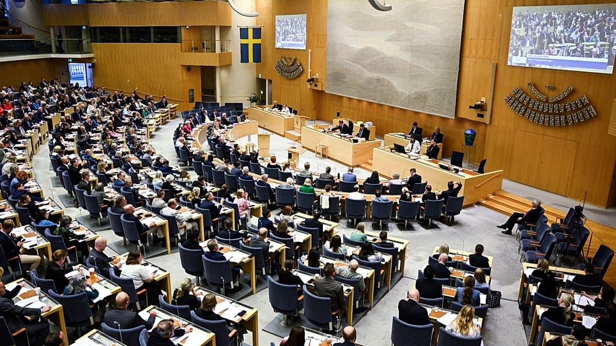 Legisladores suecos reducen la edad de responsabilidad penal a 14 años antes de las elecciones generales