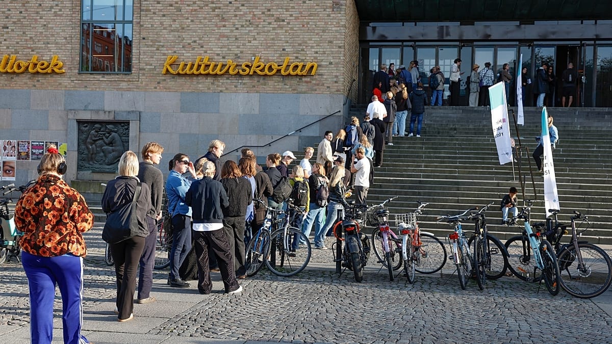 Sweden votes in tight election as far right eyes historic breakthrough