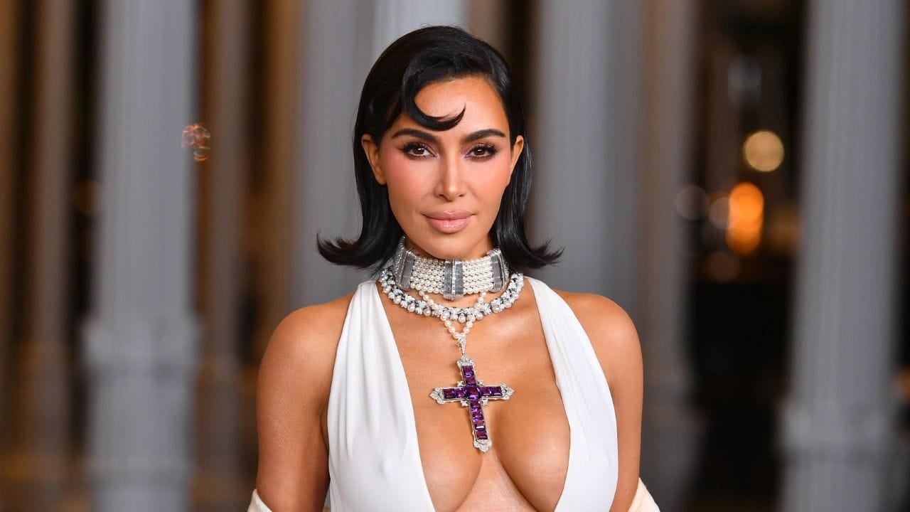 Kim Kardashian beroofd van sieraden ter waarde van ₹53 crore, krijgt slechts ₹105 van Parijse rechtbank: Dit is waarom