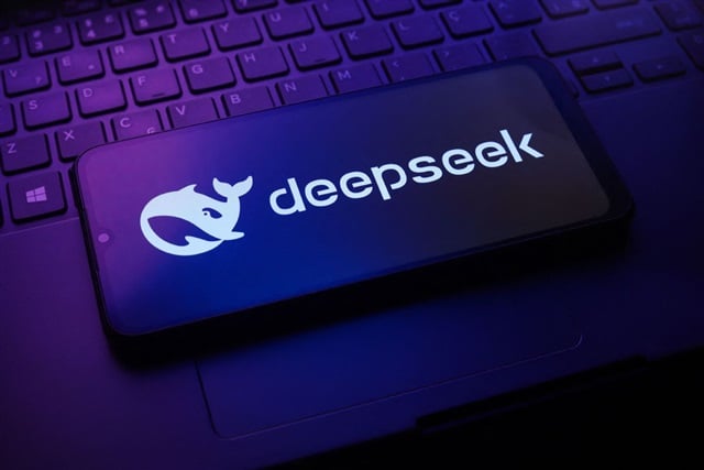 DeepSeek avrebbe sospeso il secondo round di finanziamento a causa di pressioni di mercato e geopolitiche