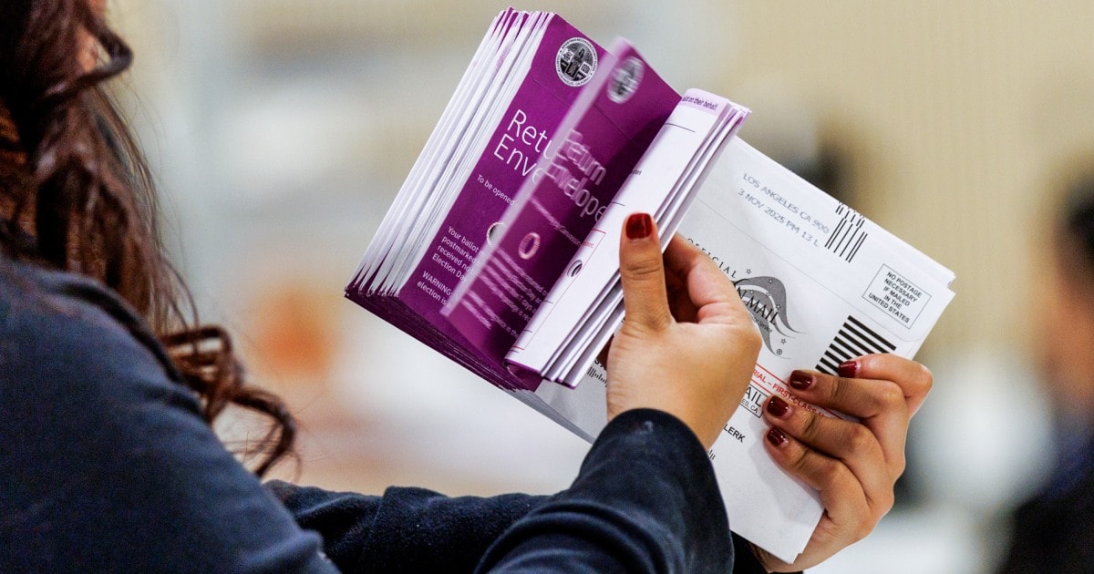 La Cour suprême autorise les États à comptabiliser les bulletins de vote par correspondance arrivant tardivement, rejetant le recours du RNC