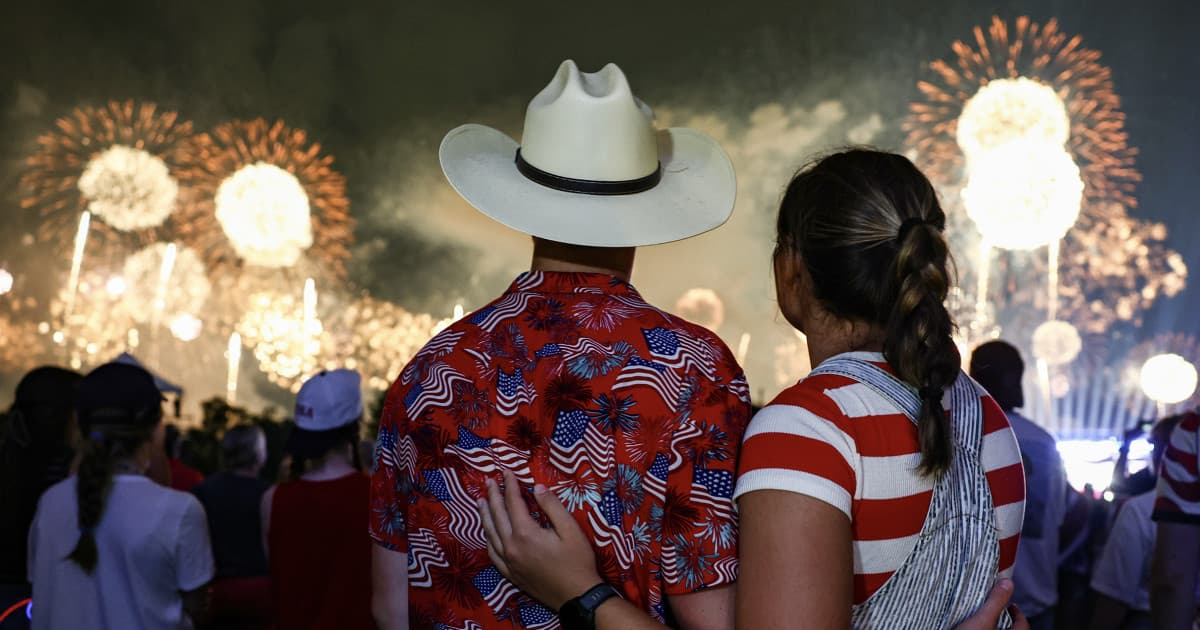 Trump preist Amerika als „Nation der Gewinner“ und kritisiert Kommunismus in Rede zum Vierten Juli
