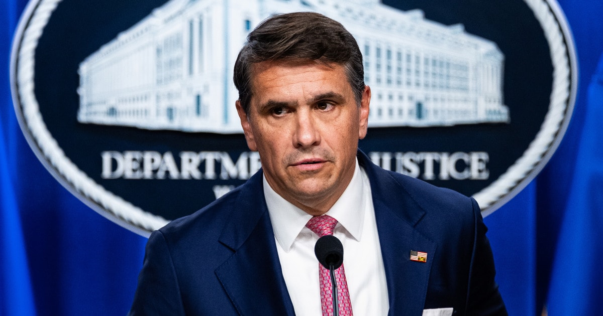 Aggiornamenti in tempo reale dall'amministrazione Trump: il candidato a AG Todd Blanche sotto esame in un'udienza del Senato ad alta tensione