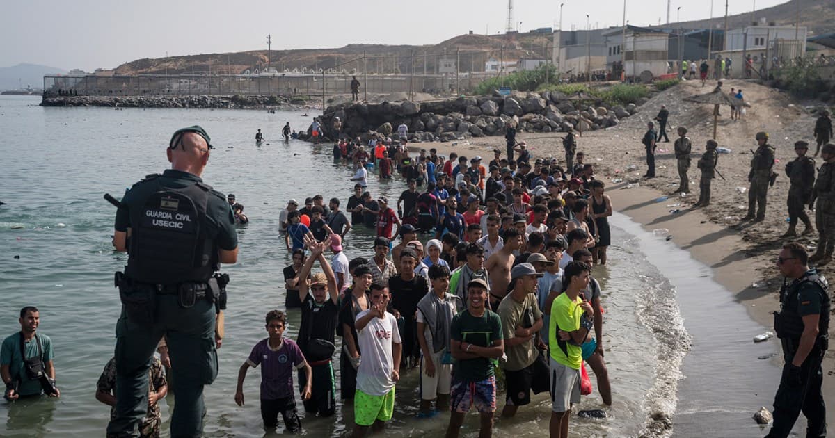 Cómo el aumento de la migración en España puso a prueba la política fronteriza de la UE