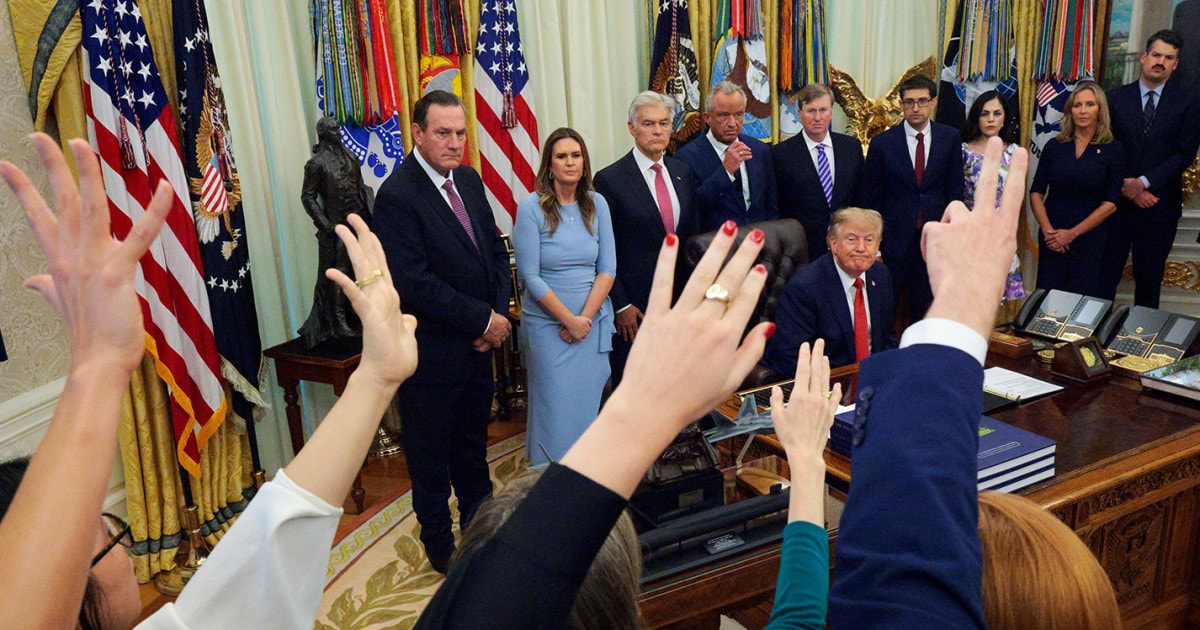 Justizministerium verteidigt Trumps Medienverbot, führt nationale Sicherheit an und bezeichnet Zugang zum Weißen Haus als „Privileg“