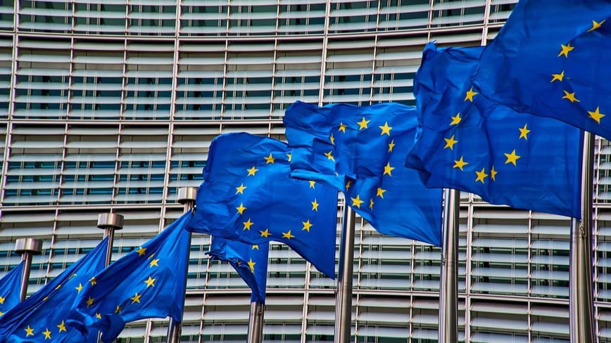 Europa opent biedingsproces voor zeven AI-‘gigafactories’ in poging van €30 miljard om in te halen