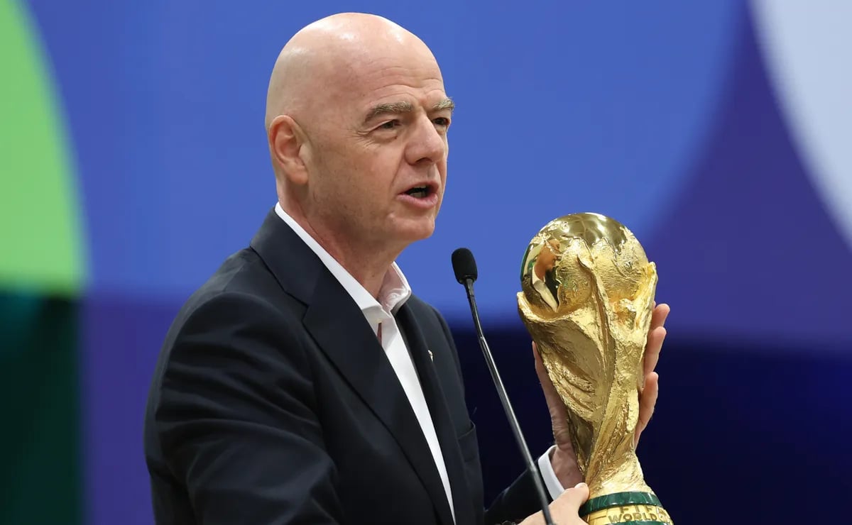 L'atmosfera della Coppa del Mondo 2026 potrebbe cambiare per sempre dopo la decisione senza precedenti della FIFA su vuvuzela e bottiglie d'acqua in plastica - World Soccer Talk