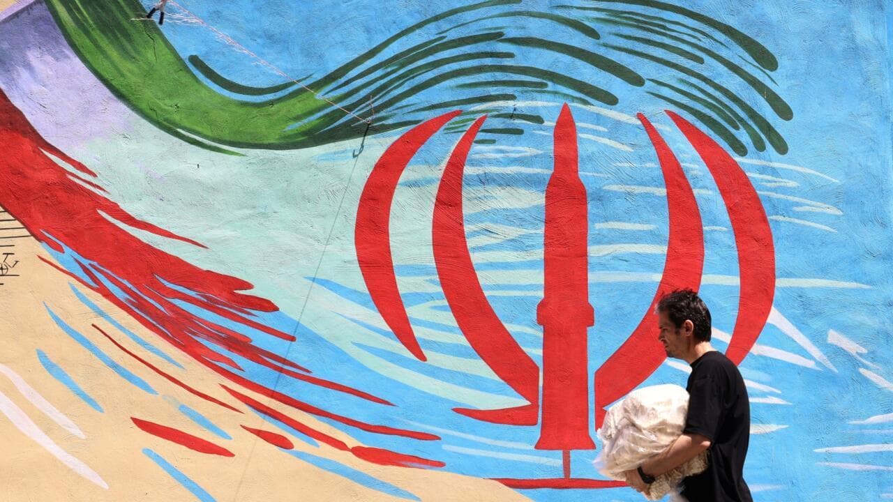 Asia stocks fall, oil prices diverge on US-Iran deal uncertainty