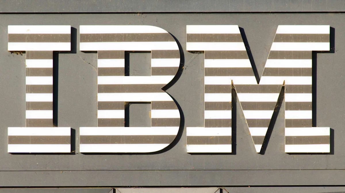 Il titolo IBM chiude in calo di oltre il 25% dopo l'annuncio anticipato dei risultati trimestrali