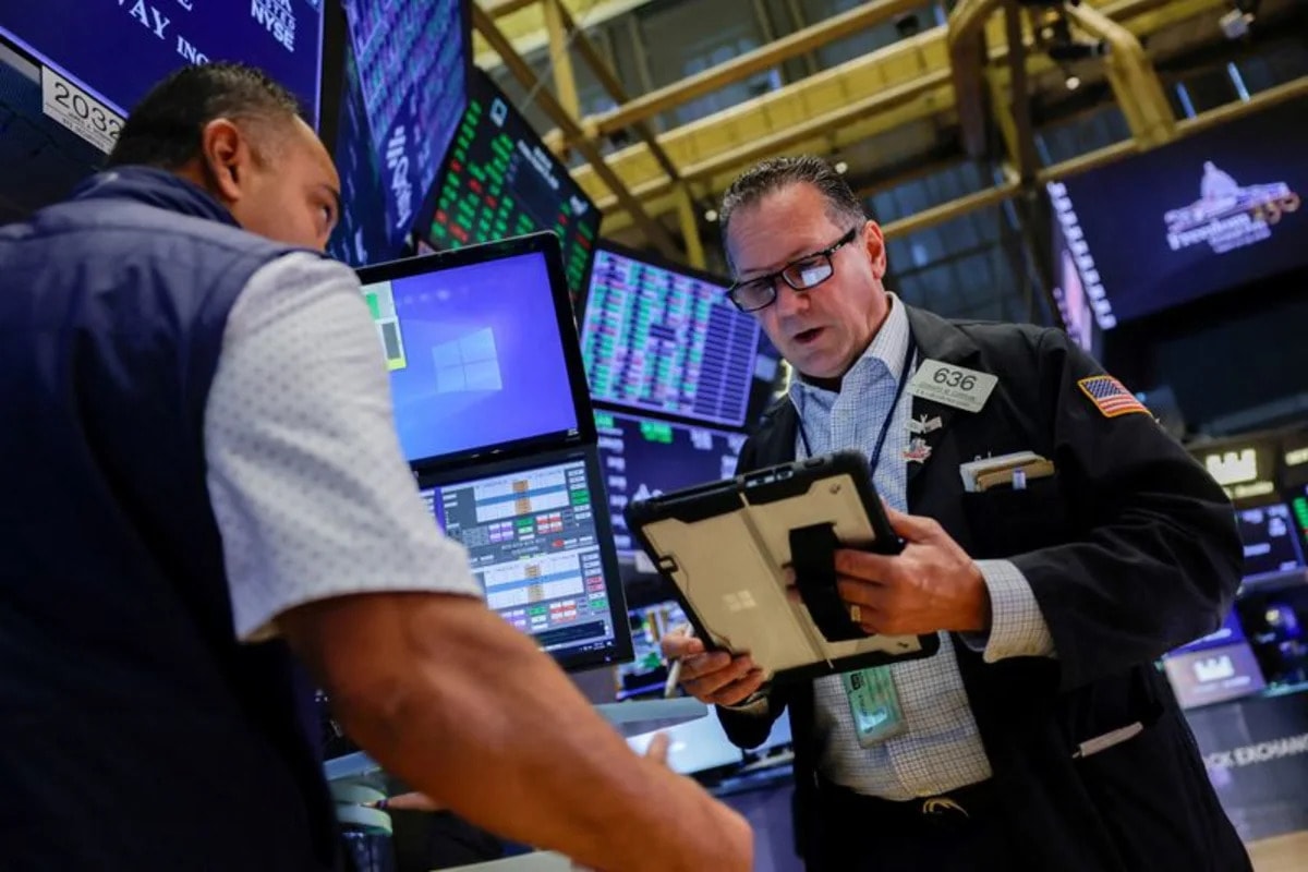 Wall Street repunta mientras Waller, de la Fed, calma los temores sobre el aumento de las tasas