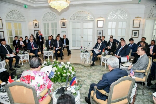 ASEAN Foreign Ministers Hold ‘Icebreaker’ Meeting With Myanmar Counterpart