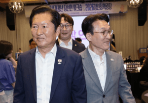 Factional tensions flare inside ruling party ahead of leadership race - The Korea Herald