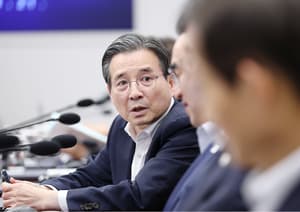 Lee’s top policy adviser Kim Yong-beom resigns - The Korea Herald