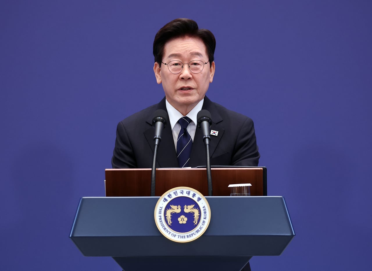 Lee afferma di 'non avere l'intenzione' di candidarsi alla rielezione, mantiene la spinta per la riforma costituzionale - The Korea Herald