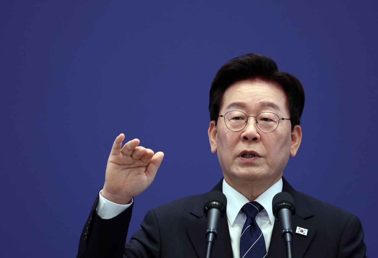 Lee sets out principle for Seoul’s Hormuz military role: ‘No war involvement’ - The Korea Herald