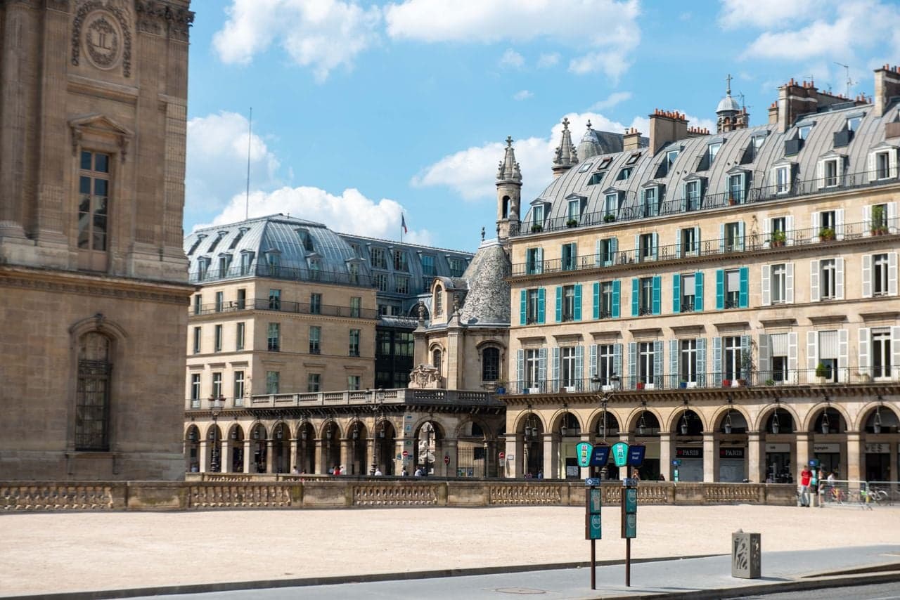 CAC 40 hoy: Las acciones de París caen a 8.501,91 mientras la venta masiva de chips se extiende a Europa