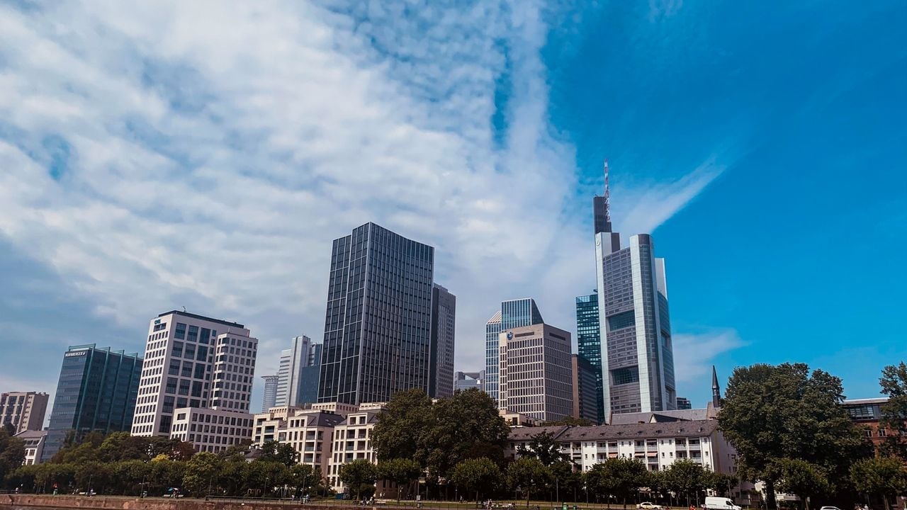 Germany's DAX 40 Leads European Losses at 24,671 as Tech Rout and Rheinmetall Overhang Drag Index Lower