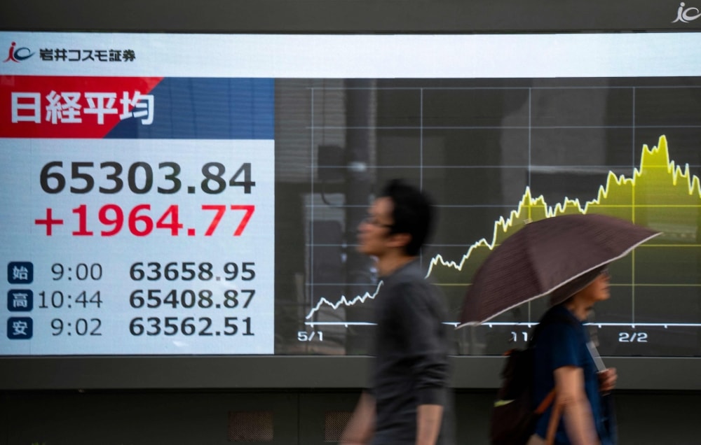 Asian markets wobble between AI frenzy and Iran war jitters